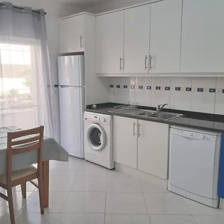 Apartamento T3 Em Santa Luzia شقة *